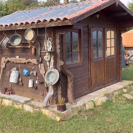 Paola Guest house *