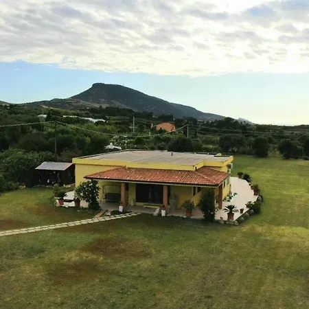 Paola Guest house *