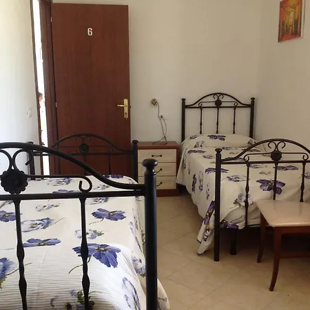 Paola Nocleg ze śniadaniem 3*