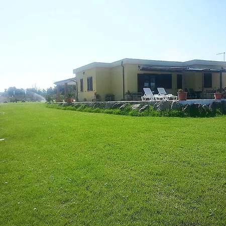 Paola Bed & Breakfast 3*