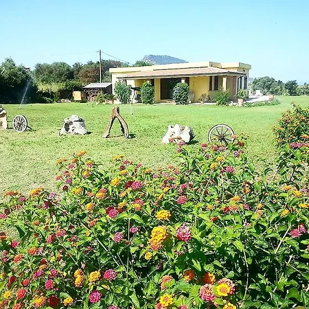 Paola Pensjonat Valledoria (Sardinia)